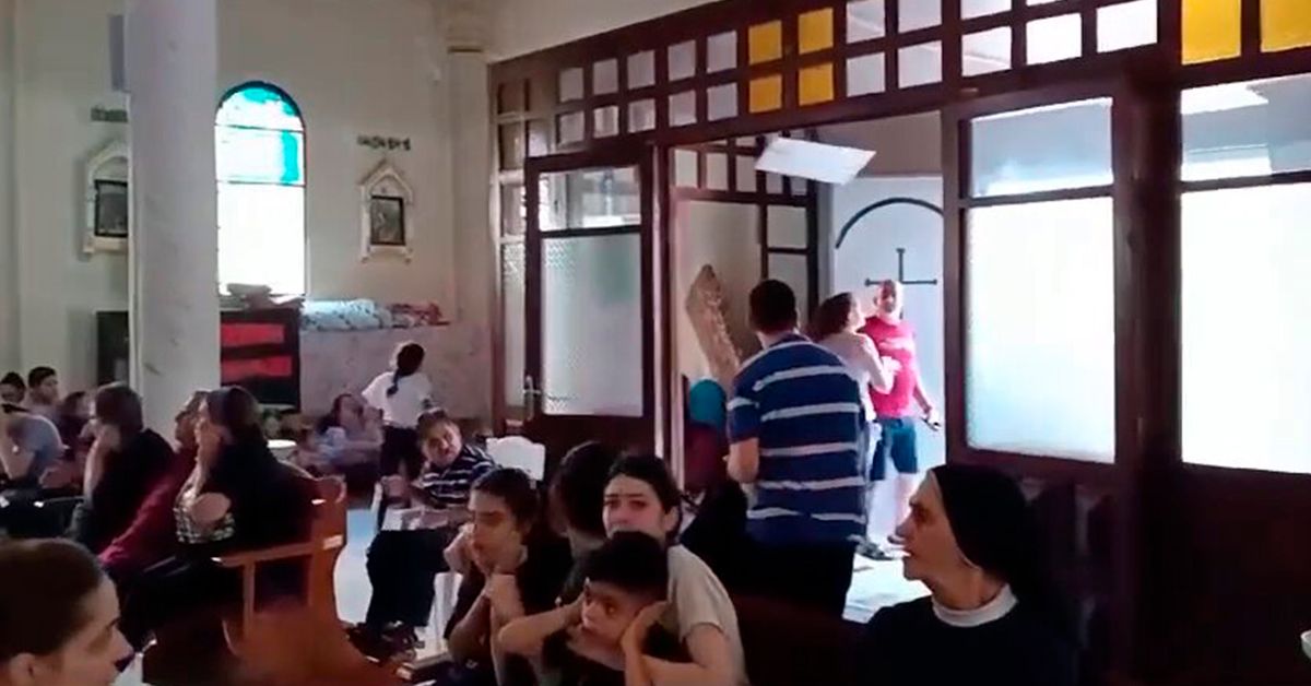 Video Viral: Bomba cae cerca de parroquia de Gaza mientras católicos rezaban el Rosario