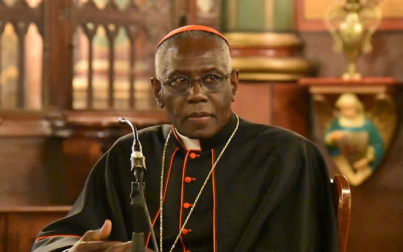 La agenda LGBT es un ataque demoniaco a la familia, advierte el Cardenal Sarah