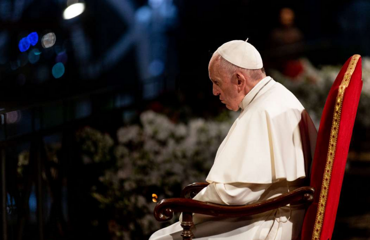 ¿El Papa Francisco será sometido a una cirugía por la ciática?