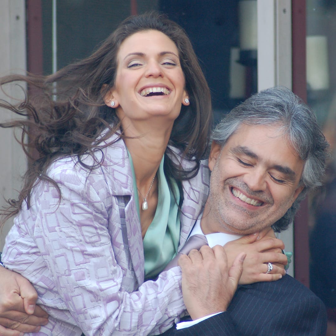Andrea Bocelli dedica poema a su esposa inspirado en el santo patrono de los  enamorados