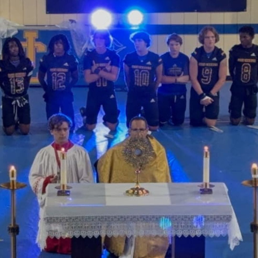 deportista católico, fúrbol americano, deporte, jóvenes católicos.