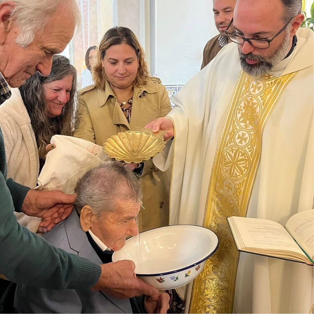 A sus 100 años recibe Bautismo, Confirmación y Primera Comunión: “Nunca es tarde para cumplir un sueño”