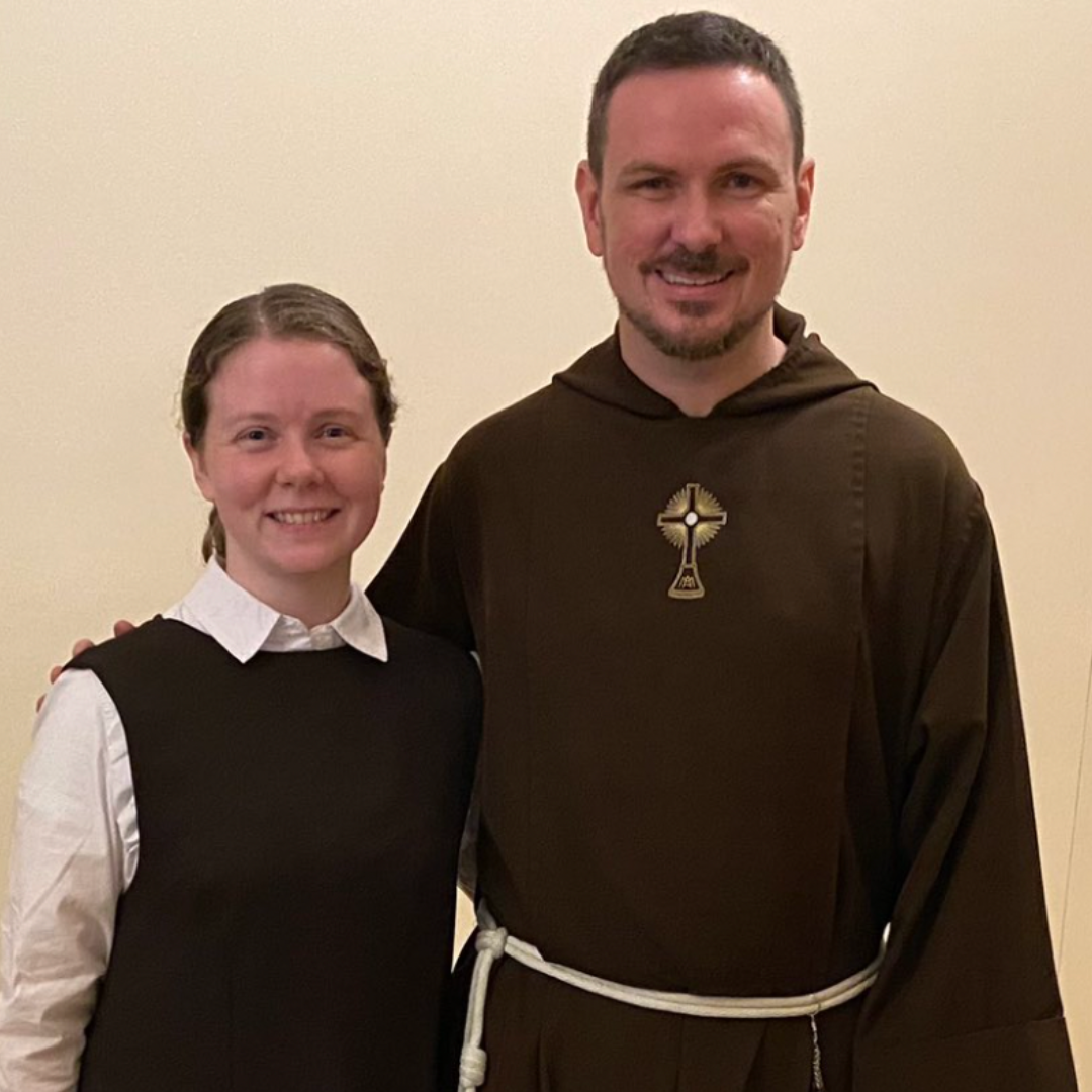 Hermana de sacerdote de EWTN se une a la vida religiosa: Una inspiradora historia de dos vocaciones en la misma familia