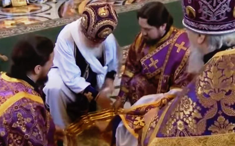 VIDEO: El impresionante lavatorio de pies en la Iglesia Ortodoxa