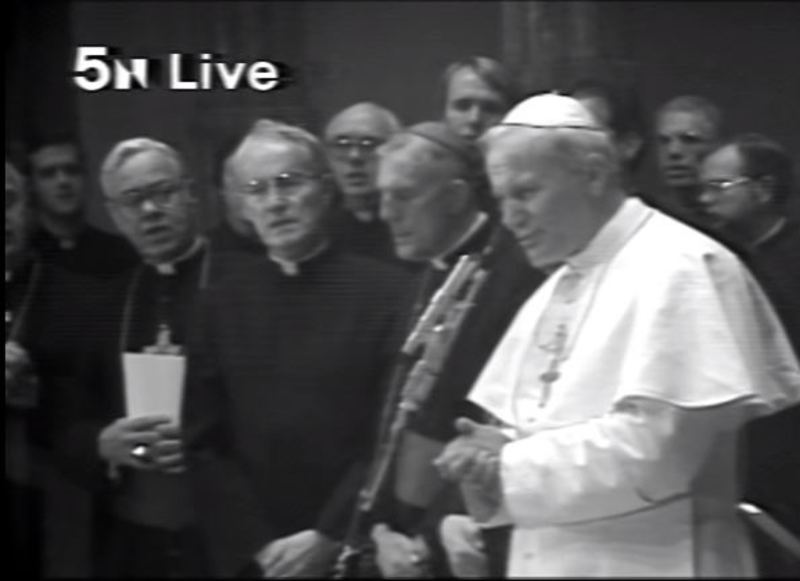 Cuando San Juan Pablo II hizo cantar a todos el Padre Nuestro en latín [Video]