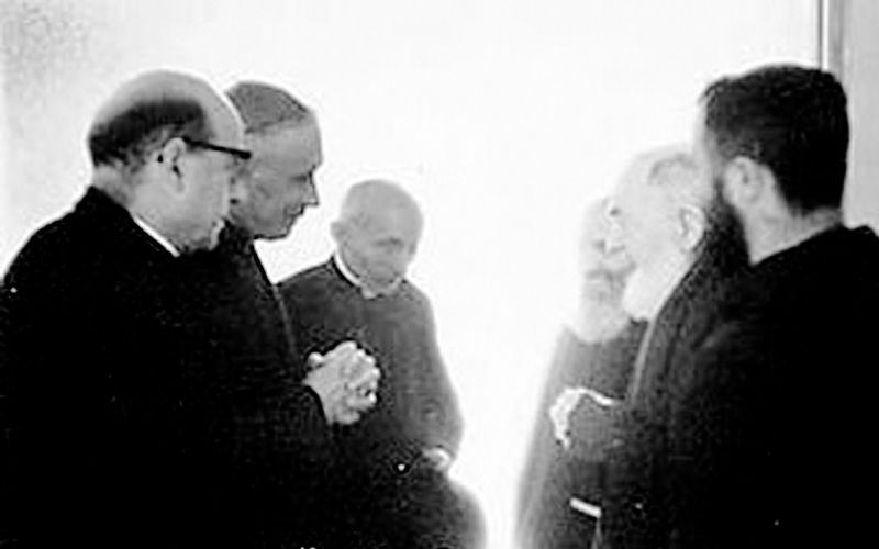 El día en que Marcel Lefebvre conoció a San Pío de Pietrelcina