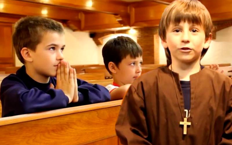 Niños viralizan video en el que explican el Sacramento de la Confesión