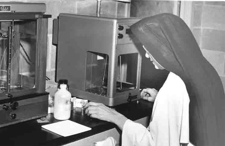 Una monja experta en química fue la clave para descubrir el ADN