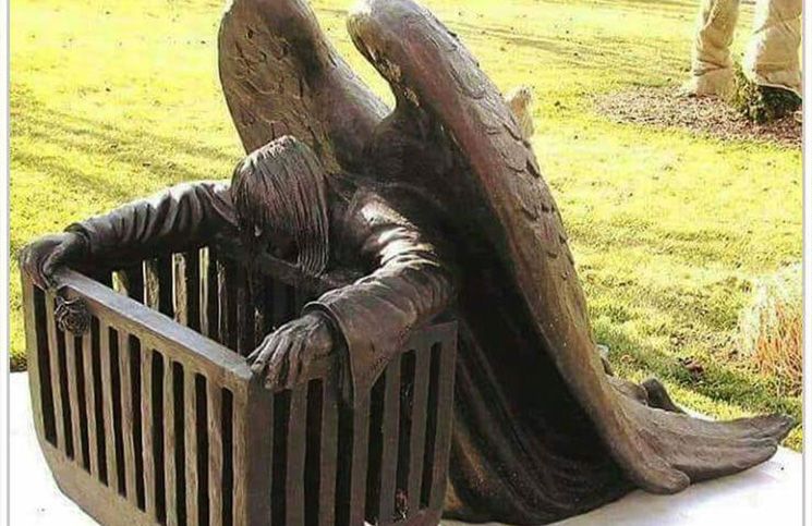 Conoce la fascinante vida del escultor del “Ángel que llora en una cuna vacía”