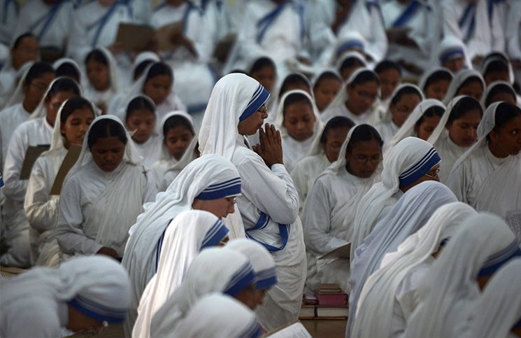 Este es el significado del hábito de Santa Madre Teresa de Calcuta y las Misioneras de la Caridad