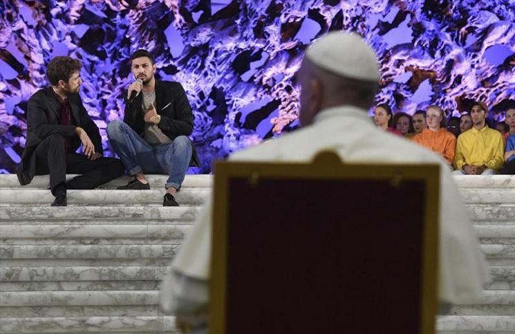 Buscaba amor pero encontró una adicción: El testimonio de un joven conmueve al Papa