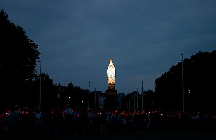 El misticismo de Lourdes en 22 hermosas fotos
