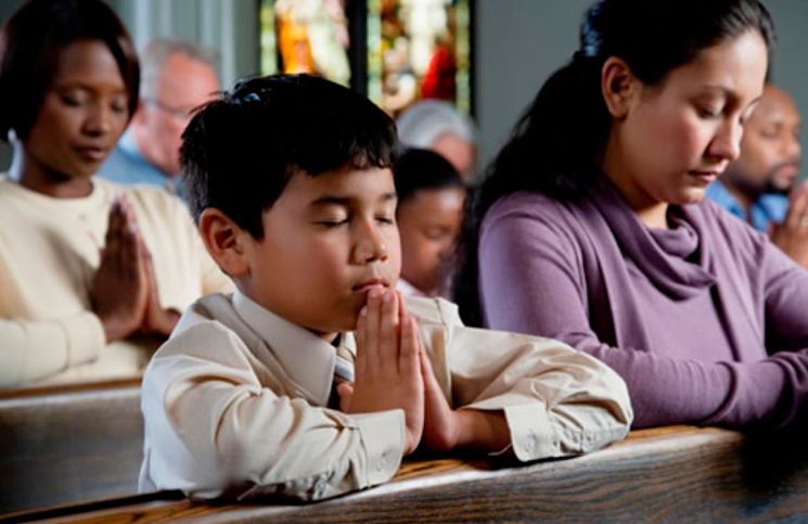 5 consejos para ayudar a tu hijo a vivir mejor la Santa Misa