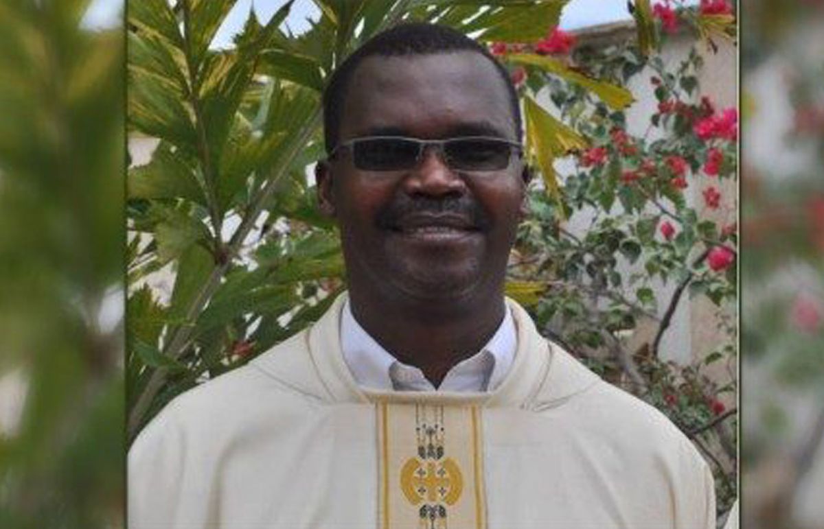 Obispo denunció negligencia policial en el caso del sacerdote secuestrado en Nigeria