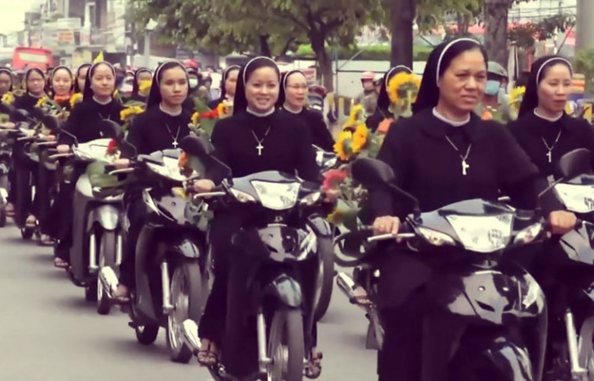 Religiosas de Vietnam realizaron procesión de la Virgen de Fátima en motocicleta