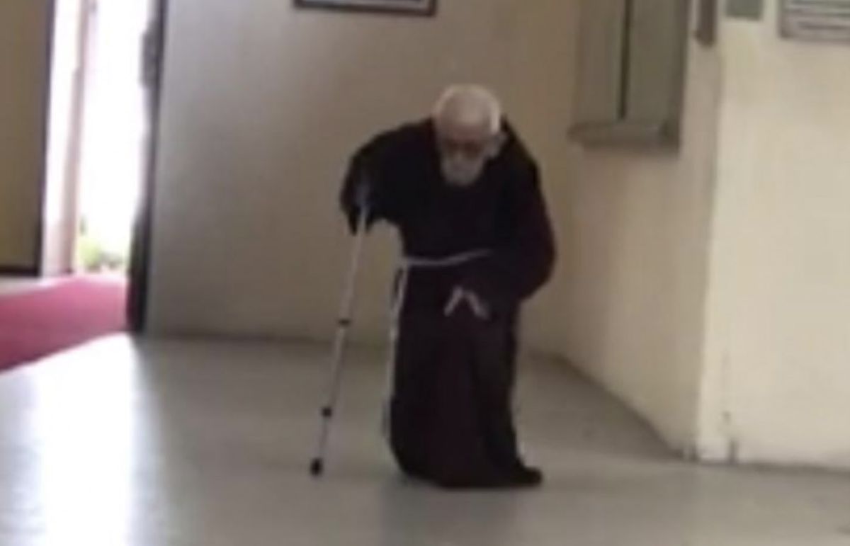 Video Viral: “Fray Robertinho”, el fraile más anciano de Brasil