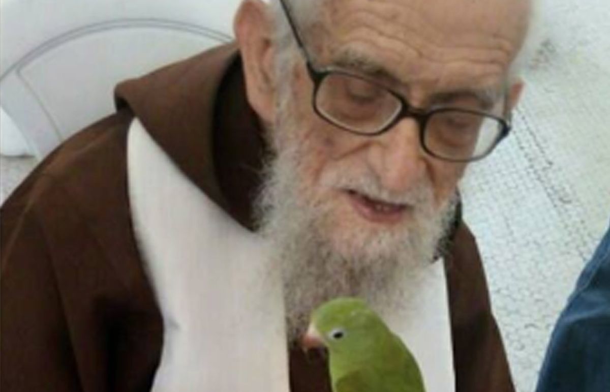 “Fray Robertinho”, el fraile más anciano de Brasil, cumplió 99 años de edad
