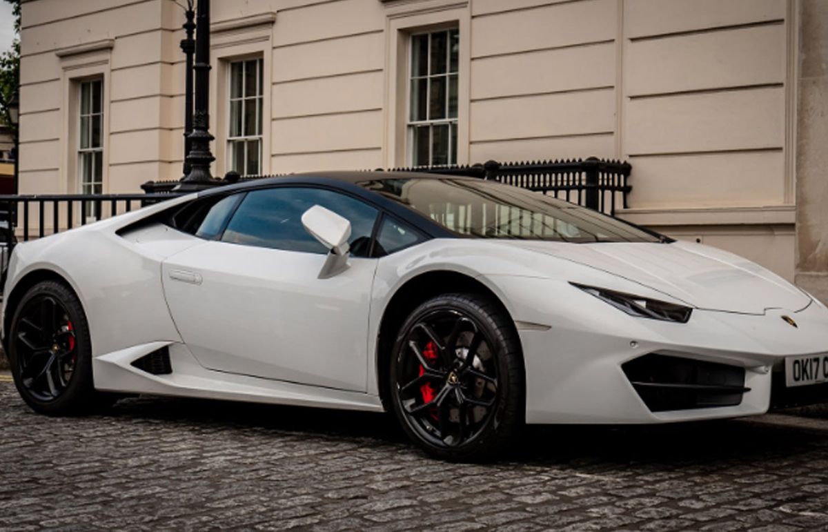 El Papa vendió por 900 mil euros un Lamborghini y lo donó a obras de caridad