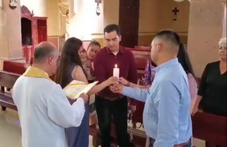 [Video] Asombroso suceso en un bautismo nos recuerda la importancia del sacramento