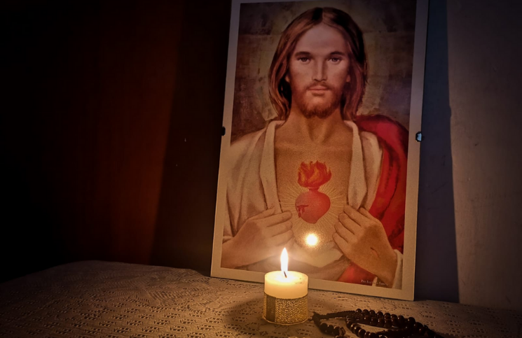 ¿Sabías que los jueves hay una hora del Sagrado Corazón de Jesús?