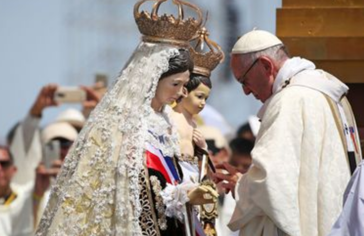 La curiosa promesa que el Papa Francisco le hizo a la Virgen del Carmen