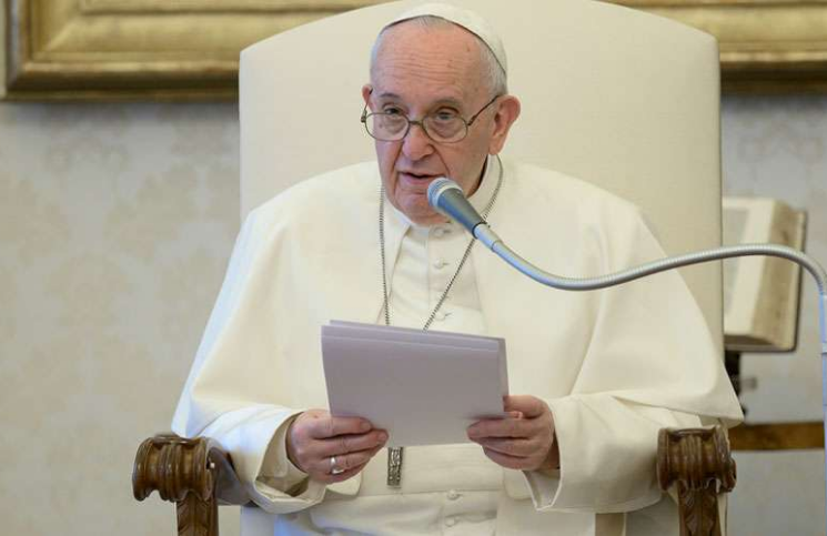 Papa Francisco: "Si no nos preocupamos los unos de los otros, no podremos curar el mundo"