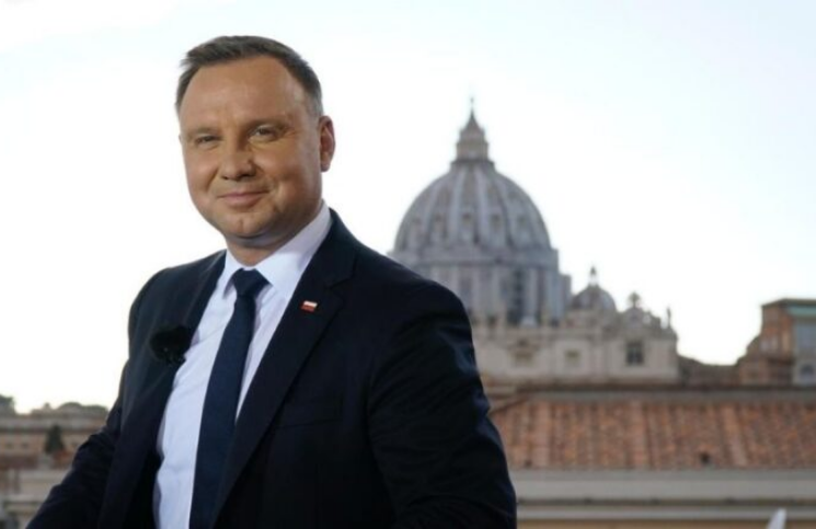 Presidente católico de Polonia afirma que "no hay nación o Estado sin familia"