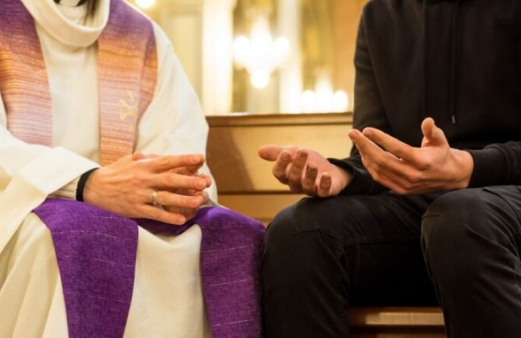 Sacerdotes podrían ir presos por negarse a revelar secretos de Confesión en Australia