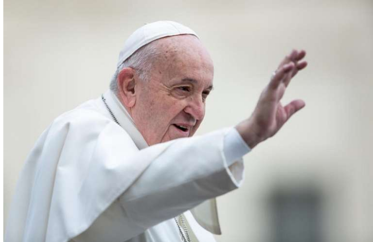 Papa modifica Derecho Canónico: formaliza oficio de lector y acólito para mujeres