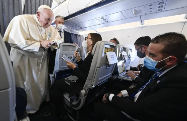 Papa Francisco critica documento europeo que desalentaba el uso de la palabra "Navidad"