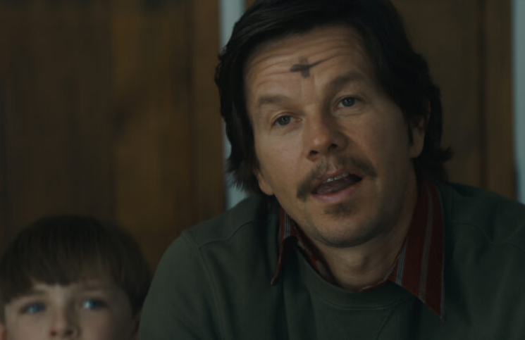Mark Wahlberg interpreta a sacerdote católico en película a estrenar en 2022