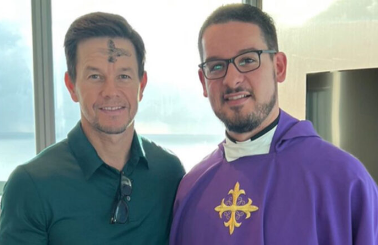 Mark Wahlberg publica un video del Miércoles de Ceniza e invita a la oración