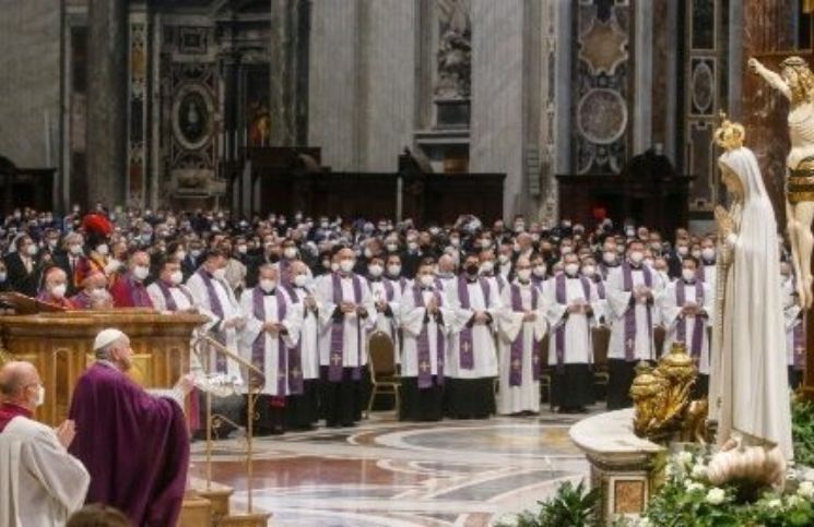 ¿Por qué el Papa Francisco dijo que la consagración no es un "acto de magia"?