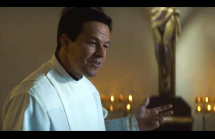 [Video] La emocionante homilía de Mark Wahlberg como el "Padre Stu"