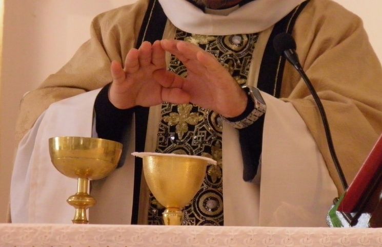 Falso sacerdote católico celebró Misa en una basílica