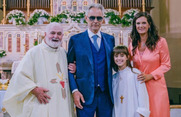 El conmovedor mensaje de fe de Andrea Bocelli en la Primera Comunión de su hija