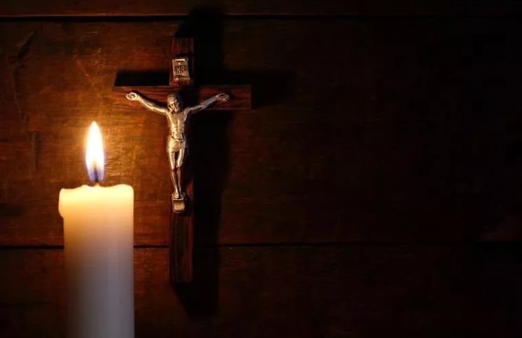 Asistente de exorcista revela cómo proteger una familia de ataques espirituales