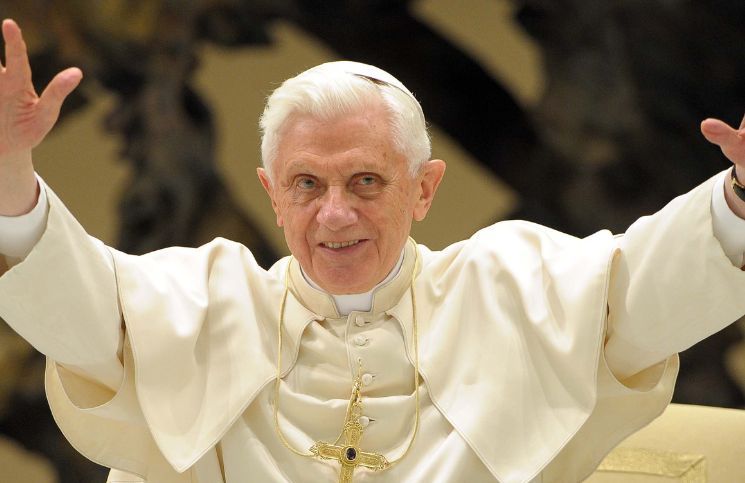 Benedicto XVI no ha fallecido: la verdad detrás del falso mensaje viral