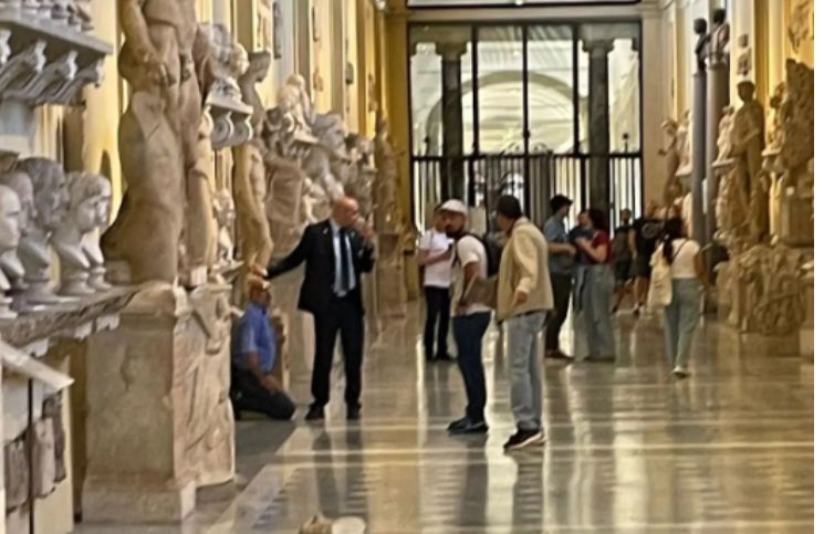 Alarma en los Museos Vaticanos: turista exigió ver al Papa y destruyó antigüedades
