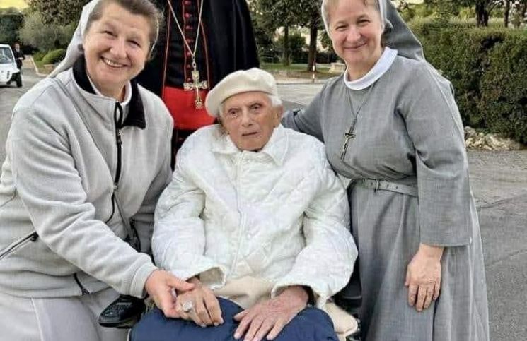 La última foto del Papa emérito Benedicto XVI en el Vaticano