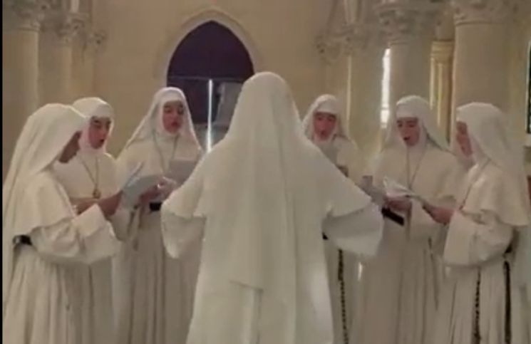 [Video] Conmovedor canto de unas religiosas se hace viral