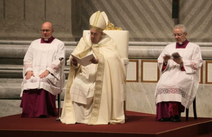 Las conmovedoras palabras del Papa Francisco por el fallecimiento de Benedicto XVI